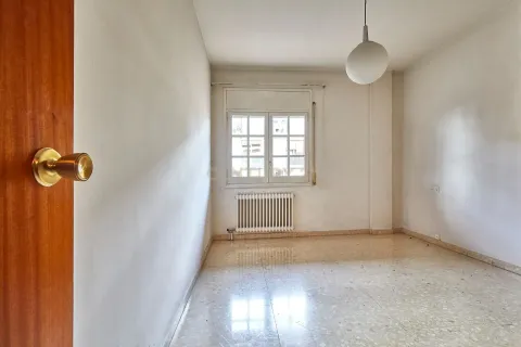 Huoneisto myytävänä Barcelona, Espanja, 4 makuuhuonetta, 134 m2 No. 166944 - kuva 14