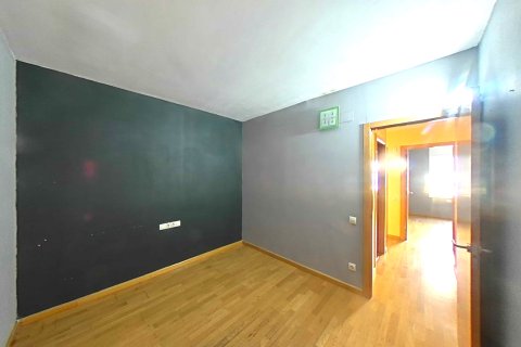 Huoneisto myytävänä Sabadell, Barcelona, Espanja, 4 makuuhuonetta, 90 m2 No. 166941 - kuva 20