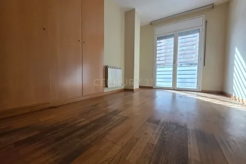 Huoneisto myytävänä Sabadell, Barcelona, Espanja, 4 makuuhuonetta, 90 m2 No. 166941 - kuva 25