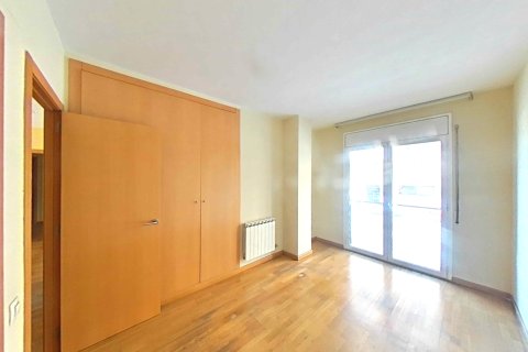 Huoneisto myytävänä Sabadell, Barcelona, Espanja, 4 makuuhuonetta, 90 m2 No. 166941 - kuva 16