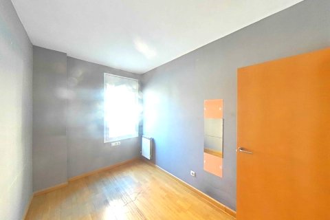 Huoneisto myytävänä Sabadell, Barcelona, Espanja, 4 makuuhuonetta, 90 m2 No. 166941 - kuva 19