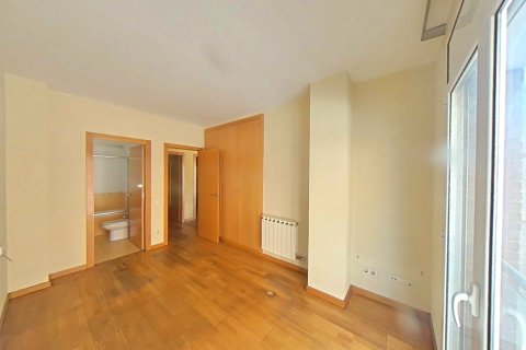 Huoneisto myytävänä Sabadell, Barcelona, Espanja, 4 makuuhuonetta, 90 m2 No. 166941 - kuva 17