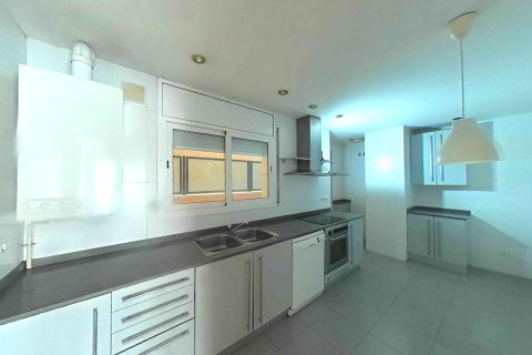 Huoneisto myytävänä Sabadell, Barcelona, Espanja, 4 makuuhuonetta, 90 m2 No. 166941 - kuva 9