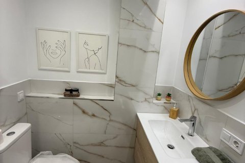 Apartment for sale Valencia, Spain 4 bedrooms, 102 sq.m. No. 133308 - photo 5