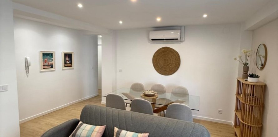 Apartment Valencia, Spain 4 bedrooms, 102 sq.m. No. 133308