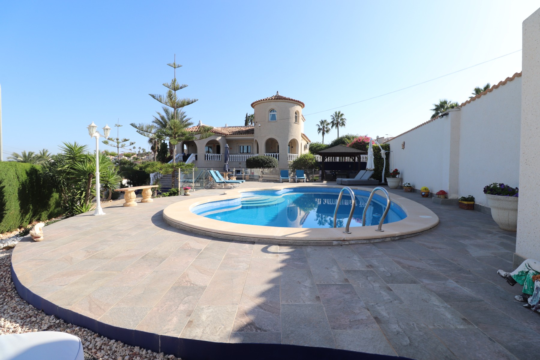Villa en Algorfa, Alicante, España 5 dormitorios, 375 m2 No. 146581