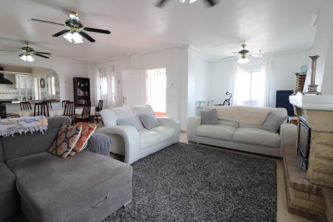 Villa for sale in Algorfa, Alicante, Spain 4 bedrooms, 412 sq.m. No. 146577 - photo 13