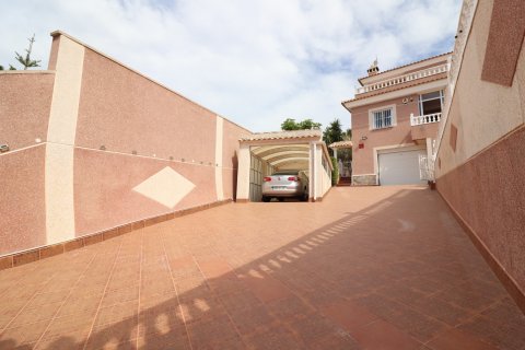 Villa for sale in Algorfa, Alicante, Spain 4 bedrooms, 412 sq.m. No. 146577 - photo 4