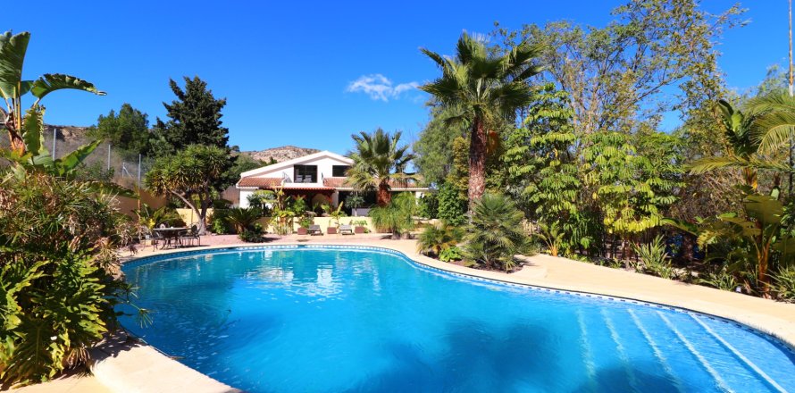 Finca in Aspe, Alicante, Spain 5 bedrooms, 360 sq.m. No. 146575