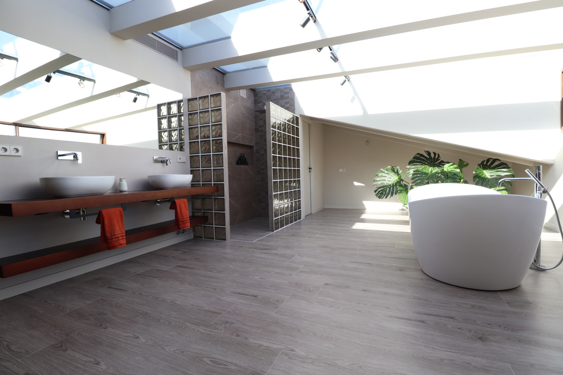 Finca a Aspe, Alicante, Spagna 5 camere da letto, 360 mq. N° 146575