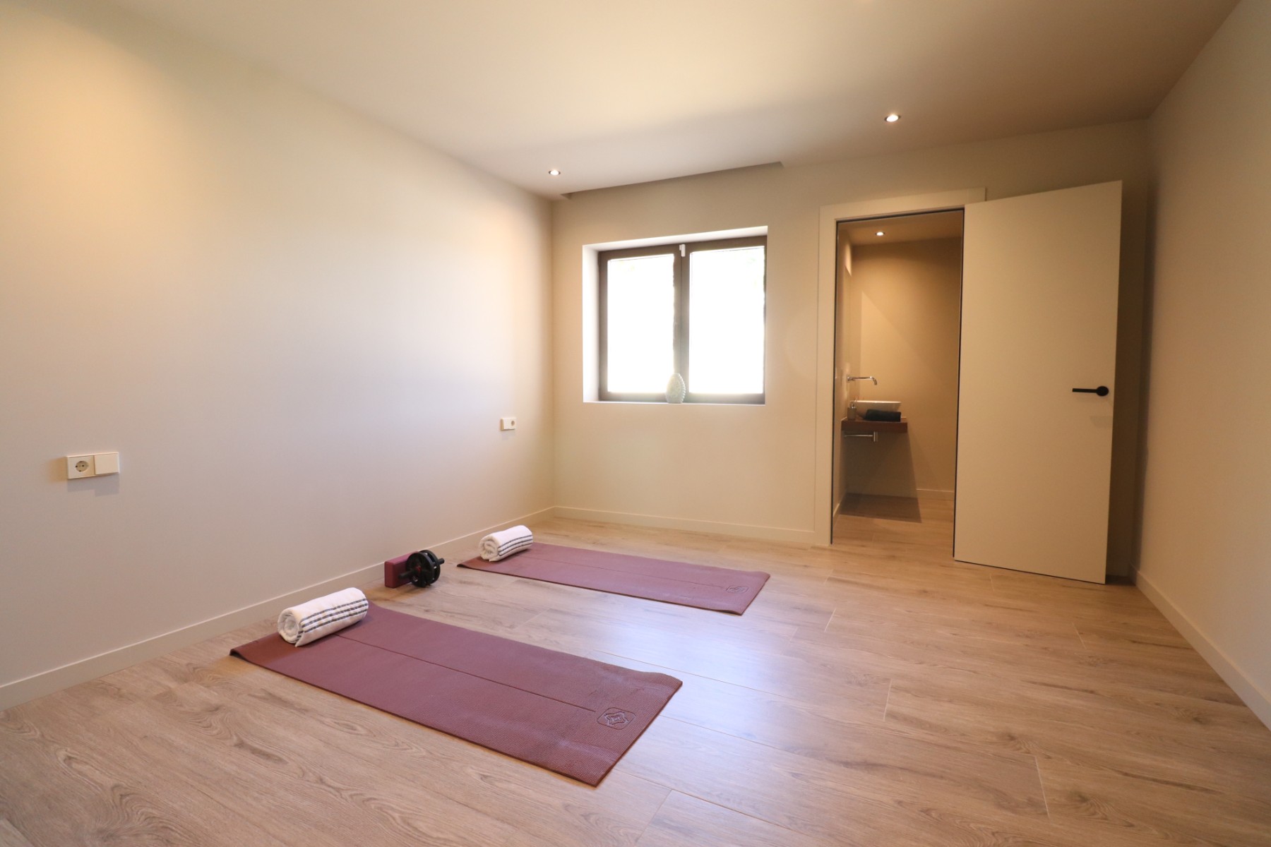Finca a Aspe, Alicante, Spagna 5 camere da letto, 360 mq. N° 146575