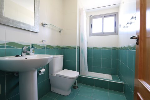 Radhus till salu i Guardamar del Segura, Alicante, Spanien 3 sovrum, 90 kvm. Nr. 146576 - foto 21