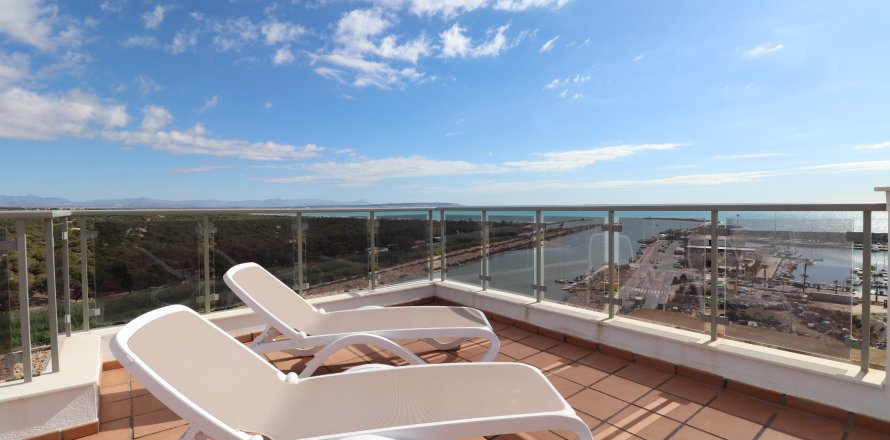 Radhus i Guardamar del Segura, Alicante, Spanien 3 sovrum, 90 kvm. Nr. 146576