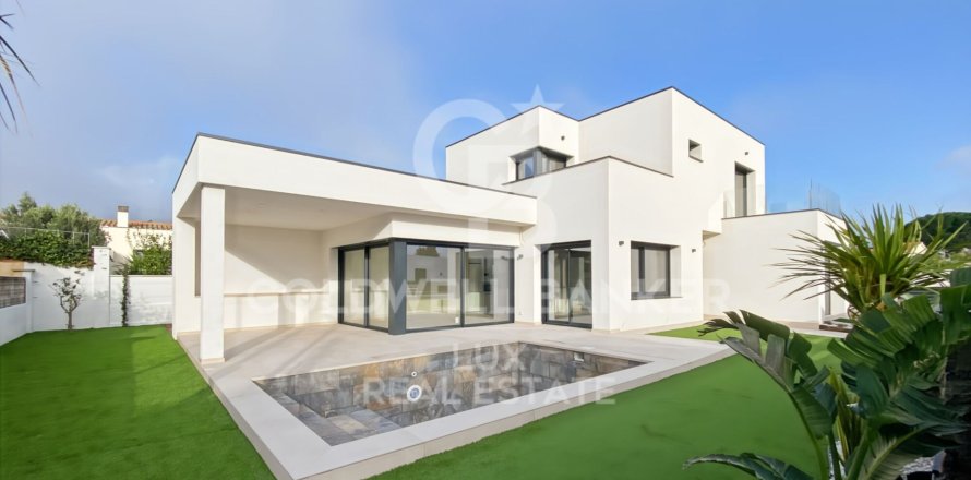 House in Roses, Girona, Spain 4 bedrooms, 200 sq.m. No. 157166