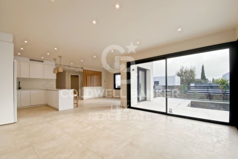 House for sale in Roses, Girona, Spain 4 bedrooms, 200 sq.m. No. 157166 - photo 2