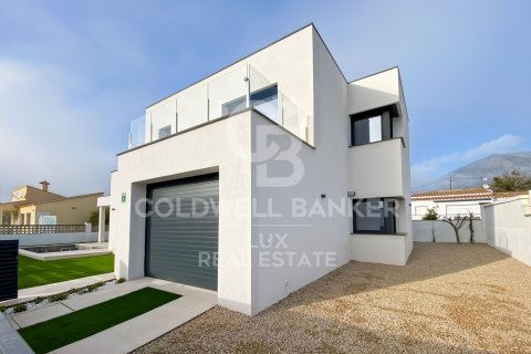 House for sale in Roses, Girona, Spain 4 bedrooms, 200 sq.m. No. 157166 - photo 3