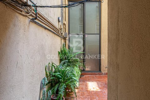 Продажа квартиры в Барселона, Испания 1 спальня, 174м2 №157167 - фото 3