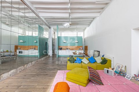 Продажа квартиры в Барселона, Испания 1 спальня, 174м2 №157167 - фото 4