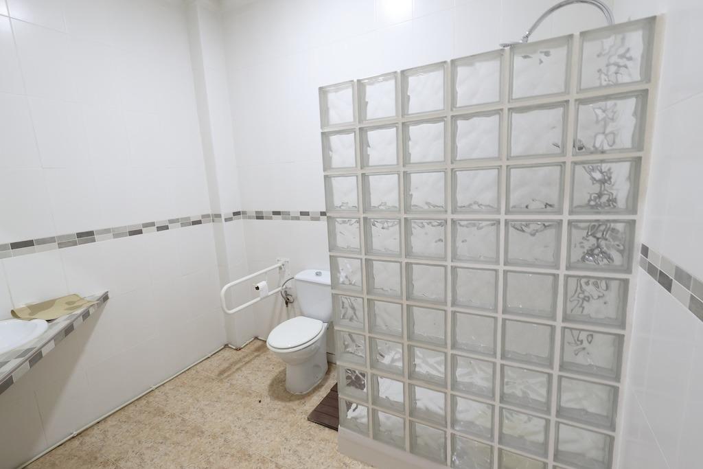 Commercial property in Torrevieja, Alicante, Spain 1 bedroom, 100 sq.m. No. 183085