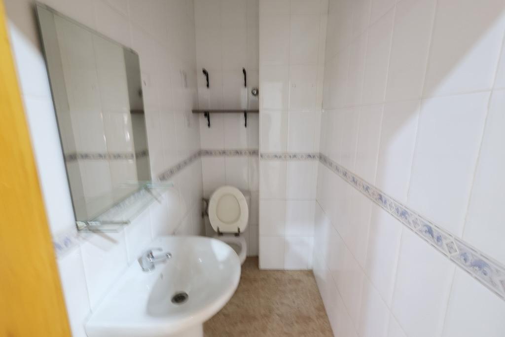 Commercial property in Torrevieja, Alicante, Spain 1 bedroom, 100 sq.m. No. 183085