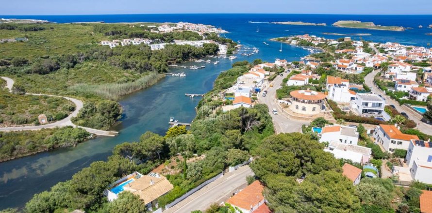 Villa in Port d'Addaya, Menorca, Spain 6 bedrooms, 269 sq.m. No. 166594