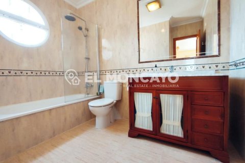 Продажа дома в Гуардамар-дель-Сегура, Аликанте, Испания 3 спальни, 92м2 №148997 - фото 24