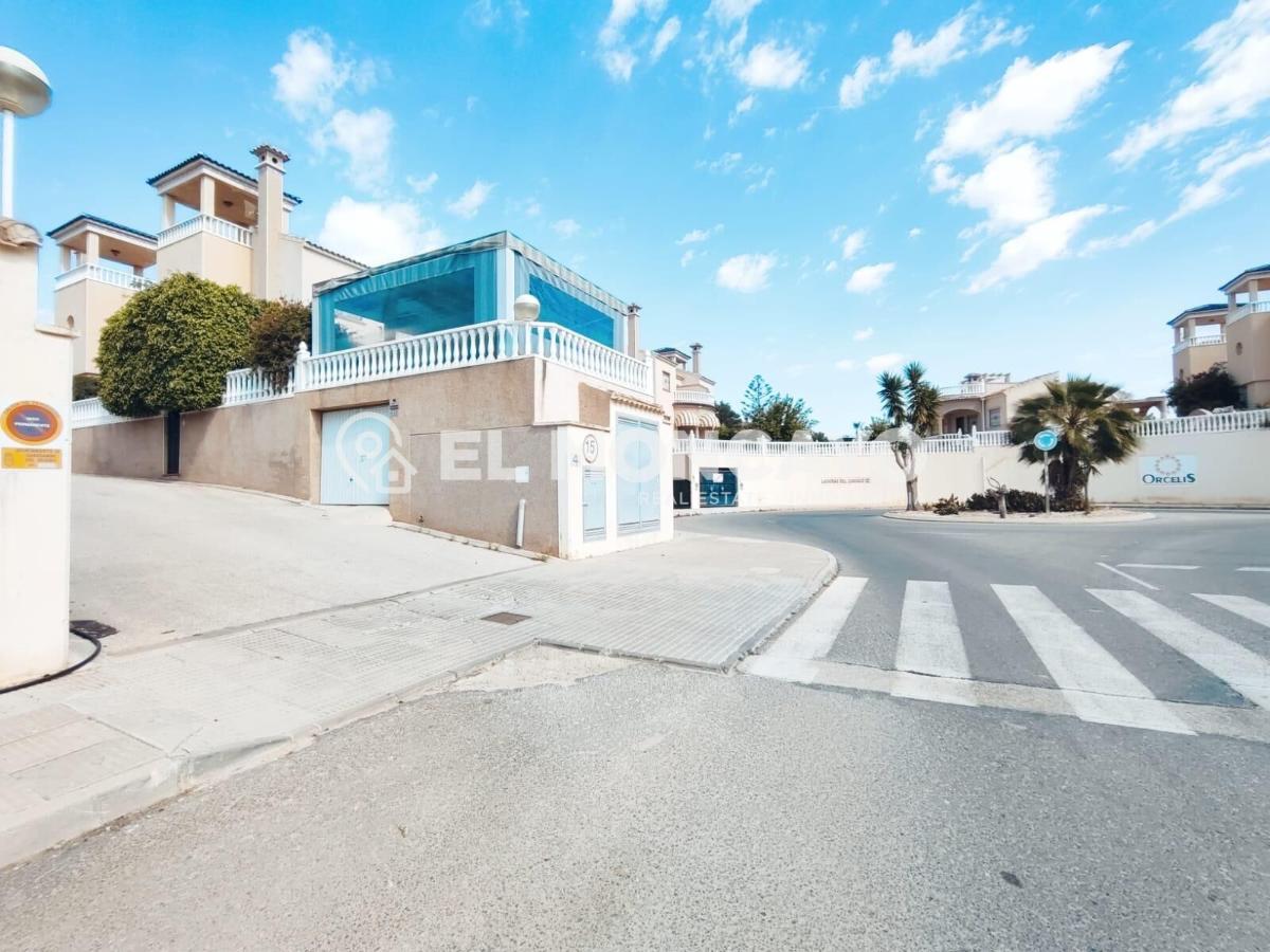 House in Guardamar del Segura, Alicante, Spain 3 bedrooms, 92 sq.m. No. 148997