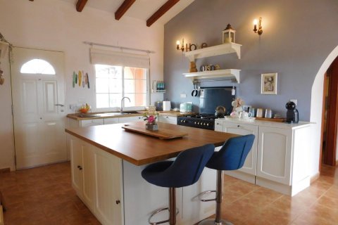 Villa en venta en Alicante, España 3 dormitorios, 239 m2 No. 148998 - foto 3