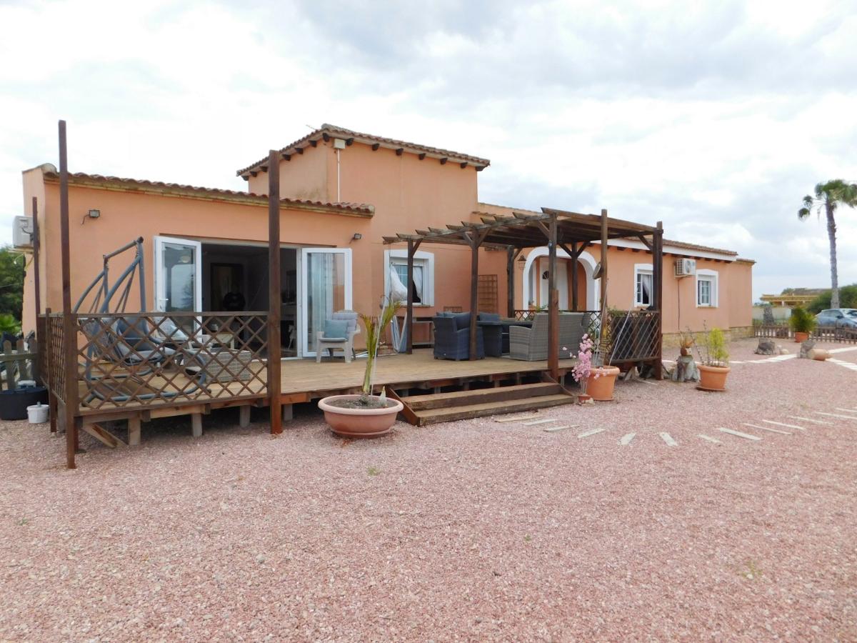 Villa i Alicante, Spanien 3 sovrum, 239 kvm. Nr. 148998
