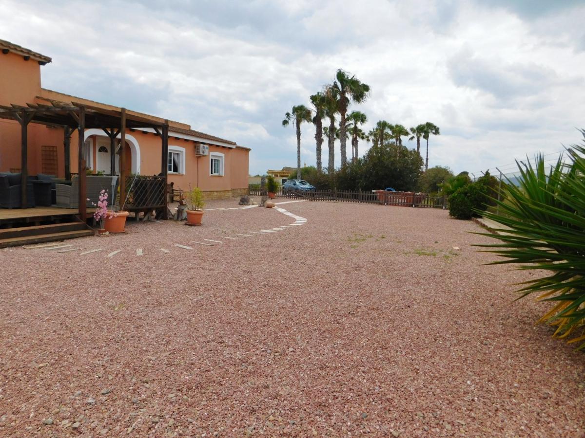 Villa i Alicante, Spanien 3 sovrum, 239 kvm. Nr. 148998