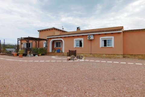 Villa en venta en Alicante, España 3 dormitorios, 239 m2 No. 148998 - foto 5