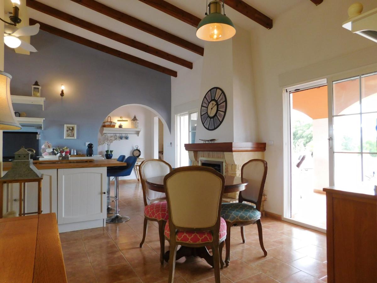 Villa i Alicante, Spanien 3 sovrum, 239 kvm. Nr. 148998