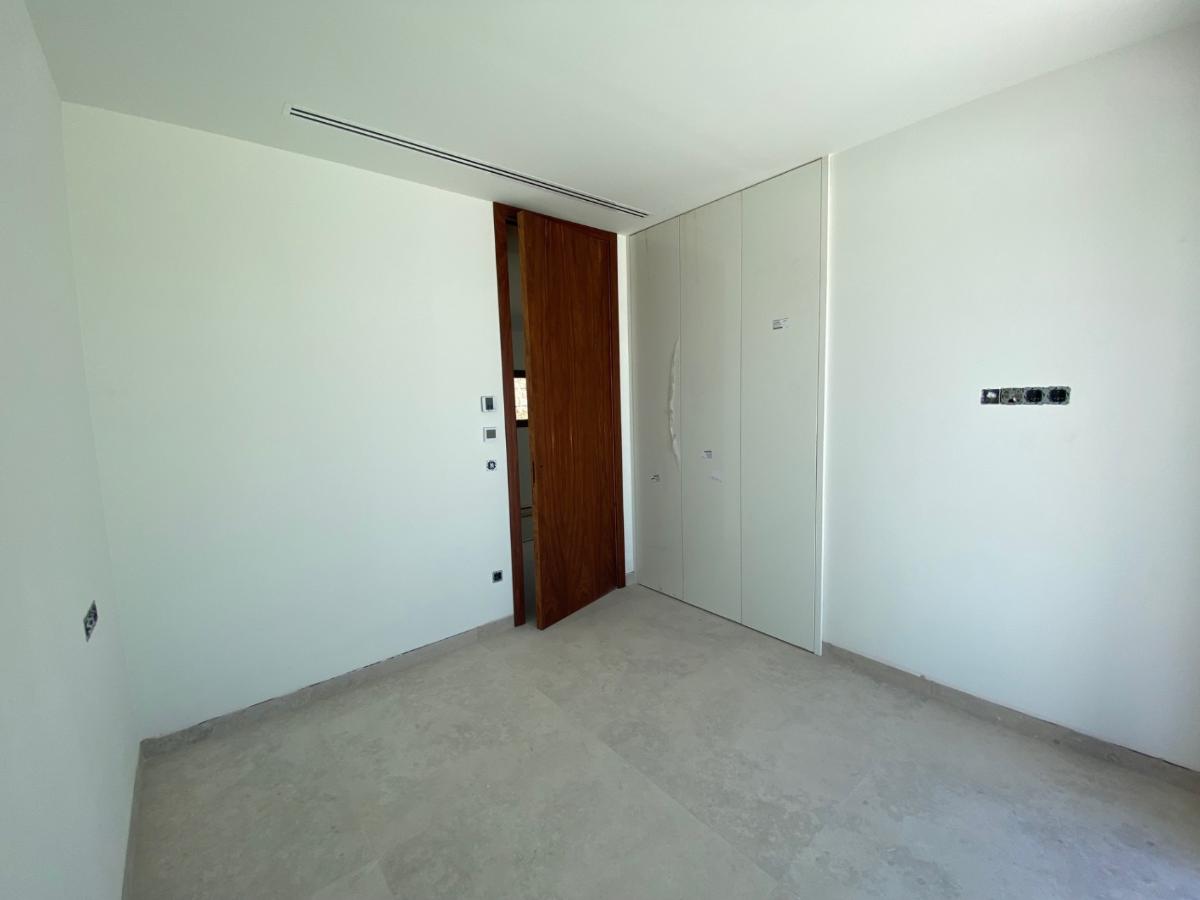 Villa in Calpe, Alicante, Spain 4 bedrooms, 377 sq.m. No. 148996