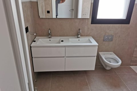 Villa à vendre à Pinoso, Alicante, Espagne, 3 chambres, 209 m2 No. 193339 - photo 23