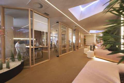 Huoneisto myytävänä Sant Boi de Llobregat, Barcelona, Espanja, 3 makuuhuonetta, 89 m2 No. 160782 - kuva 6