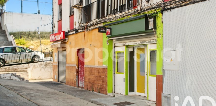 Propiedad comercial en Huelva, España 59 m2 No. 185479