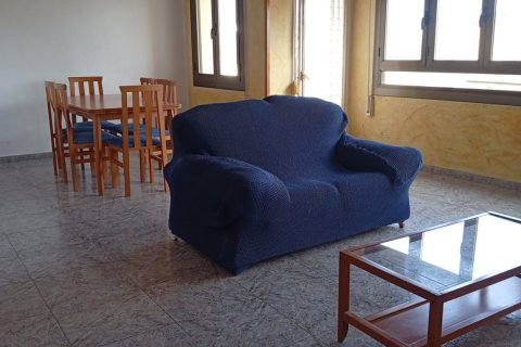 Apartment in Mora d'Ebre, Tarragona, Spain 4 bedrooms, 119 sq.m. No. 185482