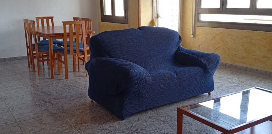 Apartment in Mora d'Ebre, Tarragona, Spain 4 bedrooms, 119 sq.m. No. 185482