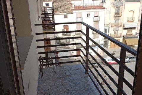 Apartment for sale in Mora d'Ebre, Tarragona, Spain 4 bedrooms, 119 sq.m. No. 185482 - photo 19