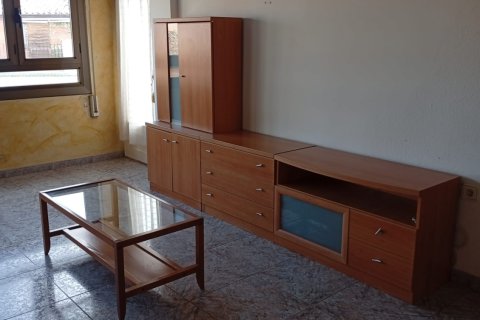 Apartment for sale in Mora d'Ebre, Tarragona, Spain 4 bedrooms, 119 sq.m. No. 185482 - photo 3