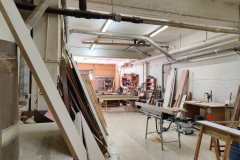 Commercial property à L'Hospitalet de Llobregat, Barcelona, Espagne 200 m2 No. 167353