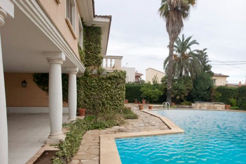 House en Espagne 7 chambres, 836 m2 No. 167348