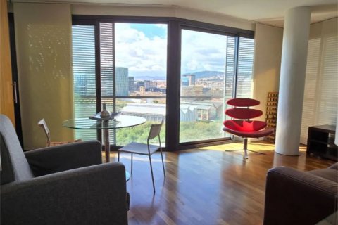 Apartment à vendre à Barcelona, Espagne, 2 chambres, 73 m2 No. 167347 - photo 2