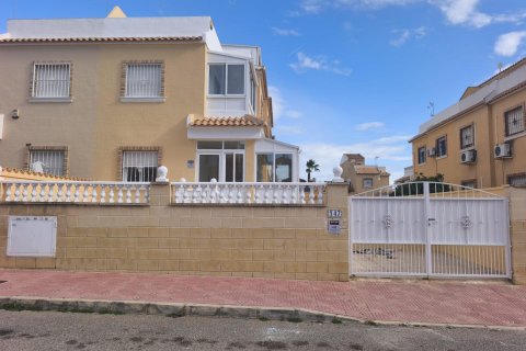 Townhouse zum Verkauf in Alicante, Spanien 3 Schlafzimmer, 104 m2 Nr. 191636 - Foto 2