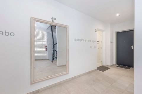 Продажа квартиры в Миль Пальмерас, Аликанте, Испания 2 спальни, 79м2 №119394 - фото 22