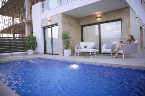 Huvila myytävänä Los Montesinos, Alicante, Espanja, 3 makuuhuonetta, 118 m2 No. 58204 - kuva 1