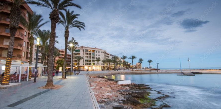 Lägenhet i Torrevieja, Alicante, Spanien 3 sovrum, 95 kvm. Nr. 140007