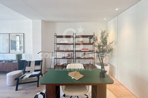 Продажа квартиры в Барселона, Испания 2 спальни, 137м2 №160302 - фото 7