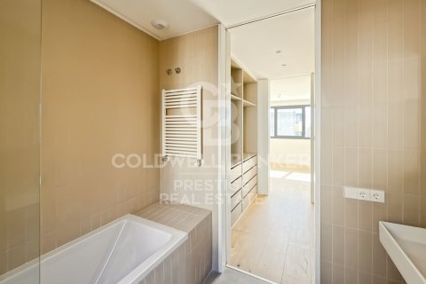 Продажа пентхауса в Барселона, Испания 2 спальни, 122м2 №160299 - фото 22