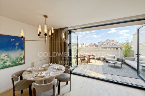 Продажа пентхауса в Барселона, Испания 2 спальни, 122м2 №160299 - фото 3